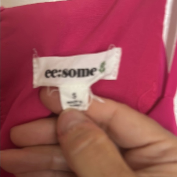 Eesome Pink Flutter Sleeve V-Neck Gown - Picture 2 of 3